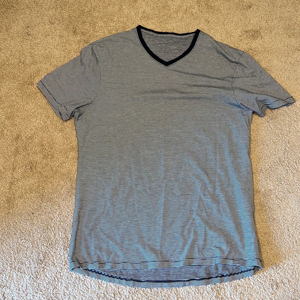 Striped lululemon v neck Sz large